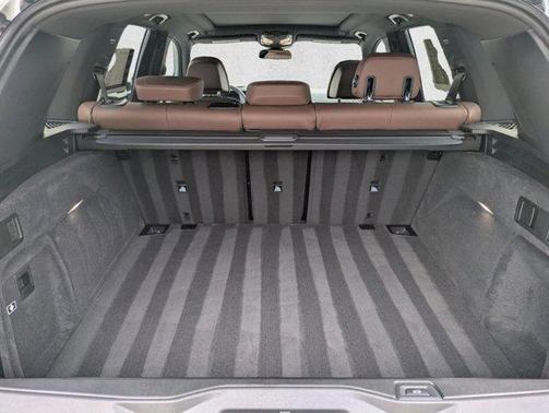 Mineral White Metallic 2026 BMW X5 xDrive40i