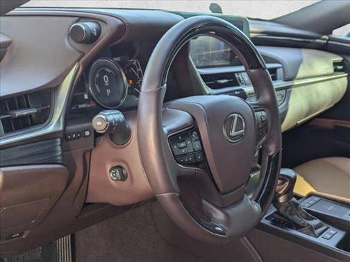 2021 Lexus ES 300h Base