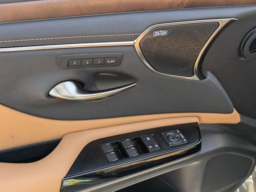 2024 Lexus ES 300h Ultra Luxury