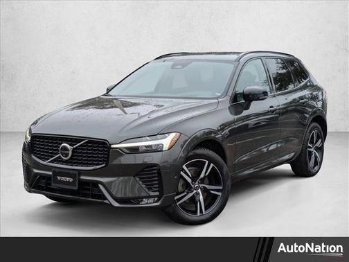 2022 Volvo XC60 B5 R-Design