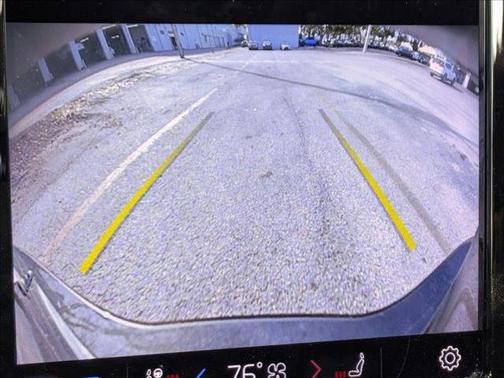 2022 Volvo XC60 B5 R-Design