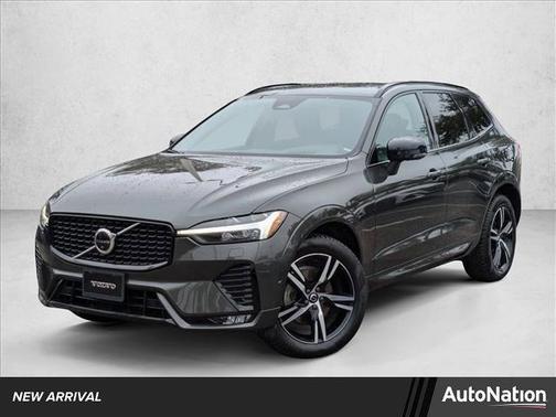 2022 Volvo XC60 B5 R-Design