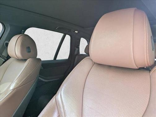 Mineral White Metallic 2021 BMW X5 xDrive40i