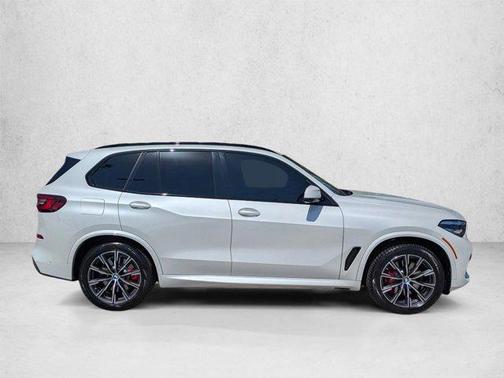 Mineral White Metallic 2021 BMW X5 xDrive40i