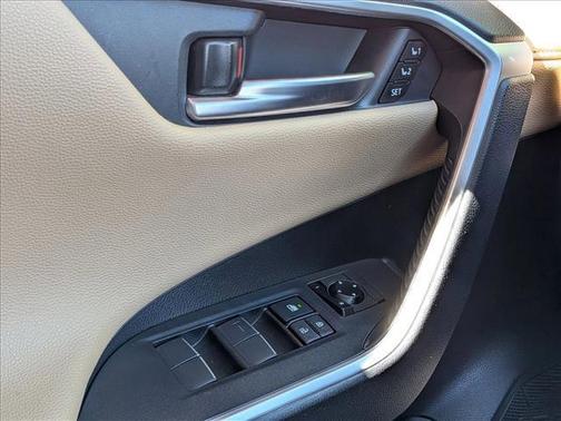 Blizzard Pearl 2020 Toyota RAV4 Limited