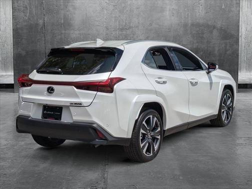 2025 Lexus UX 300h Premium