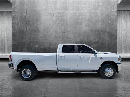 2021 RAM 3500 Big Horn Crew Cab 4x4 8' Box
