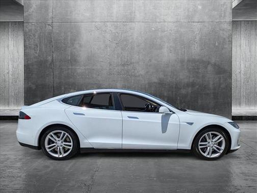 2015 Tesla Model S 85D