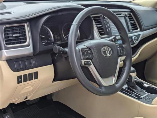 Ooh La La Rouge Mica 2016 Toyota Highlander XLE