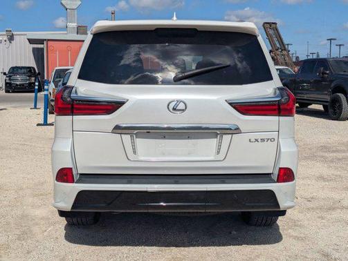 2021 Lexus LX 570 Three-Row