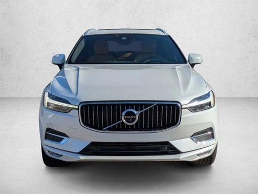 Crystal White Metallic 2021 Volvo XC60 T5 Inscription