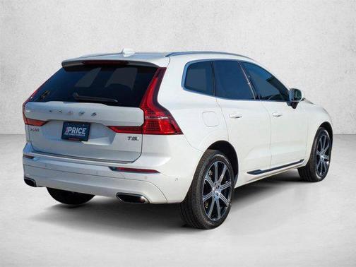 Crystal White Metallic 2021 Volvo XC60 T5 Inscription