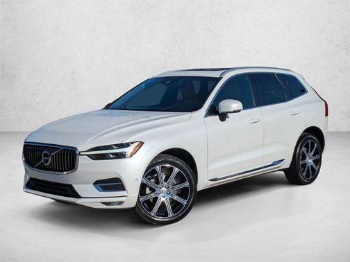Crystal White Metallic 2021 Volvo XC60 T5 Inscription