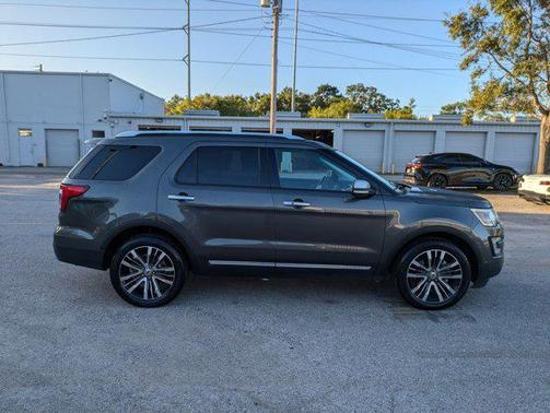 2017 Ford Explorer Platinum