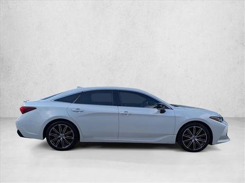 Wind Chill Pearl 2019 Toyota Avalon XSE