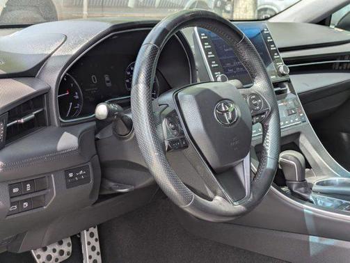 Wind Chill Pearl 2019 Toyota Avalon XSE