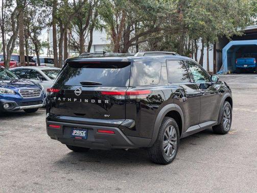 2024 Nissan Pathfinder SV FWD