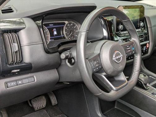 2024 Nissan Pathfinder SV FWD