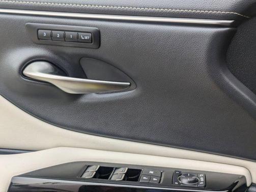 2025 Lexus ES 350 Base