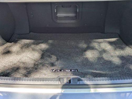 2023 Lexus ES 300h Ultra Luxury