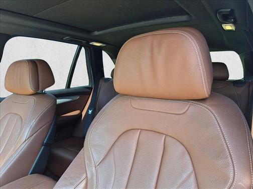Mineral White Metallic 2017 BMW X5 sDrive35i