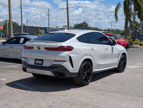 Mineral White Metallic 2021 BMW X6 xDrive40i