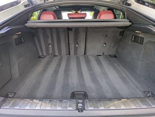 Mineral White Metallic 2021 BMW X6 xDrive40i