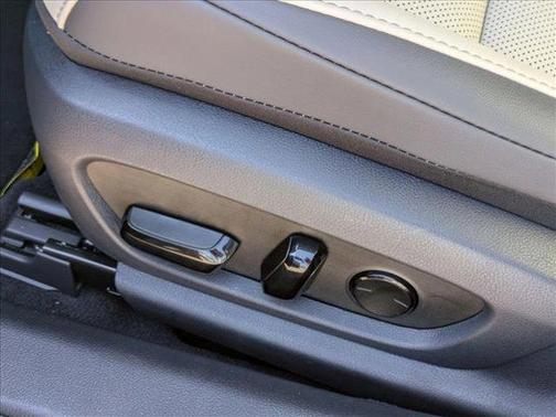 2025 Lexus ES 300h Base