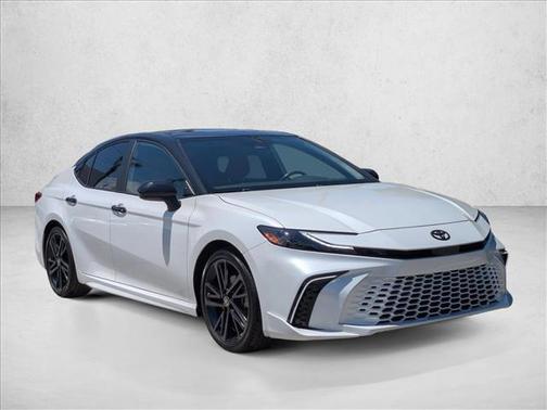 Wind Chill Pearl 2025 Toyota Camry XSE