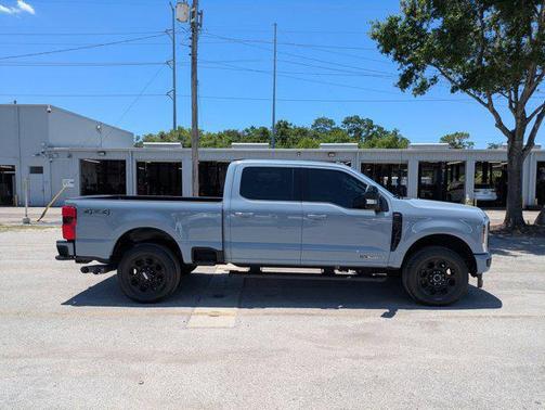 Glacier Gray Metallic Tri-Coat 2024 Ford F-250 Lariat