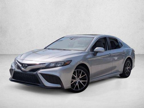 Celestial Silver Metallic 2022 Toyota Camry SE