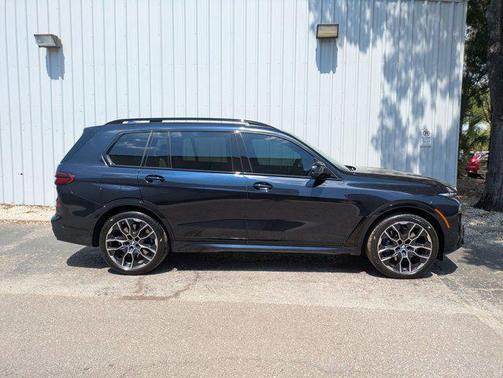Carbon Black Metallic 2025 BMW X7 M60i