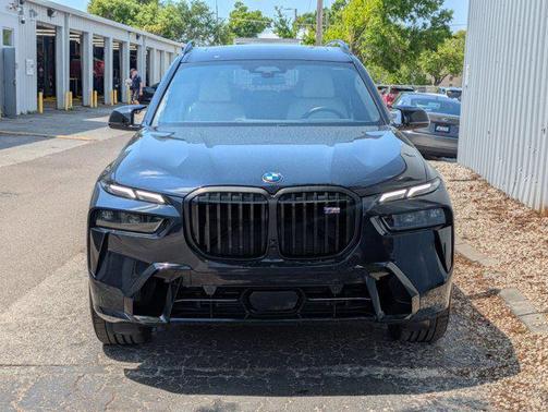 Carbon Black Metallic 2025 BMW X7 M60i