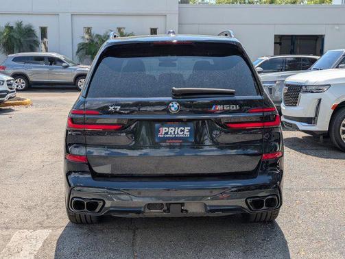 Carbon Black Metallic 2025 BMW X7 M60i