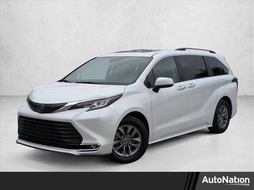 2022 Toyota Sienna XLE