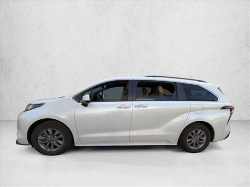 2022 Toyota Sienna XLE