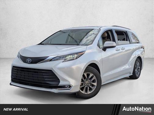 2022 Toyota Sienna XLE