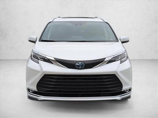 2022 Toyota Sienna XLE