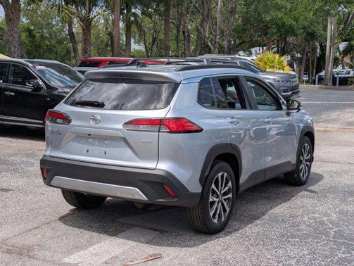 Sonic Silver 2025 Toyota Corolla Cross XLE
