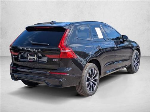 Onyx Black Metallic 2024 Volvo XC60 B5 Plus Dark Theme