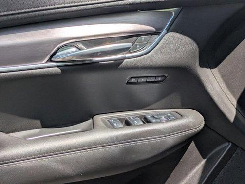 Stellar Black Metallic 2023 Cadillac XT6 Luxury FWD