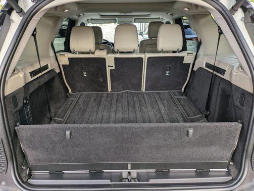 2020 Land Rover Discovery SE