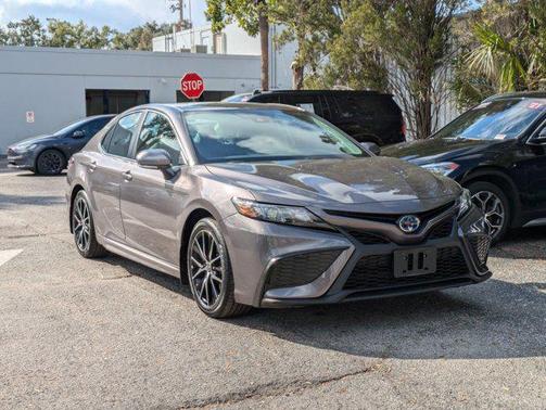 2024 Toyota Camry Hybrid SE