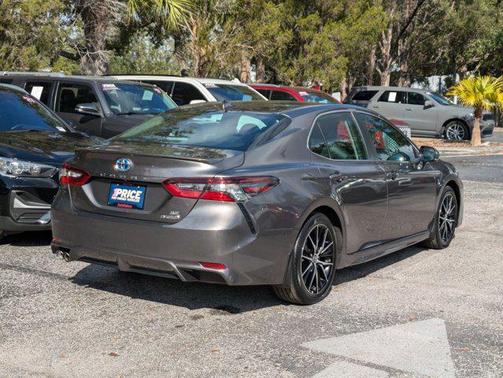 2024 Toyota Camry Hybrid SE