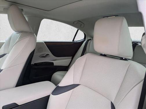 2025 Lexus ES 350 Base