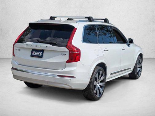 Crystal White Metallic 2022 Volvo XC90 T6 Inscription