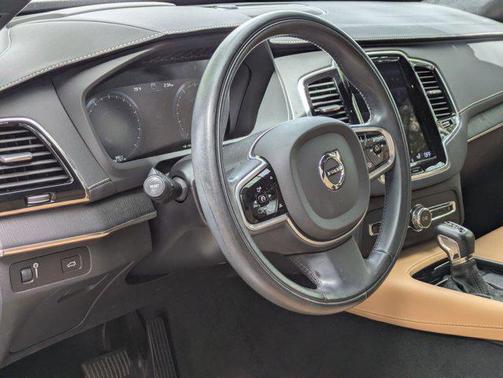 Crystal White Metallic 2022 Volvo XC90 T6 Inscription