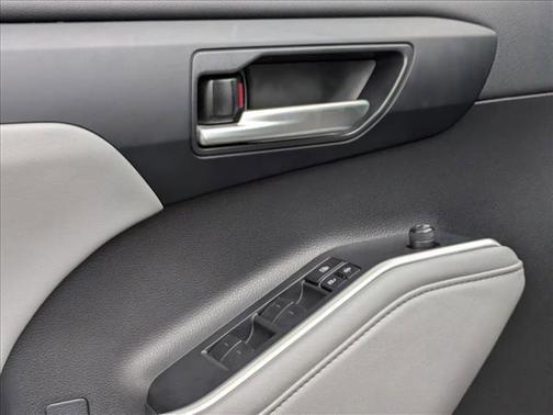 Wind Chill Pearl 2024 Toyota Highlander XLE