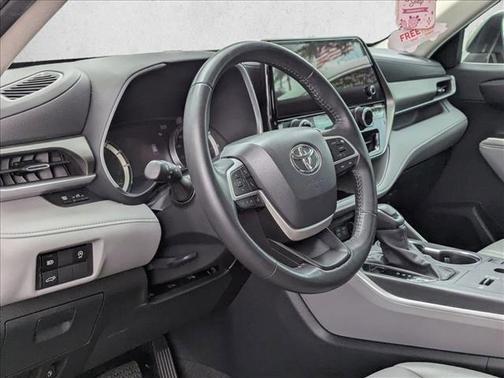 Wind Chill Pearl 2024 Toyota Highlander XLE