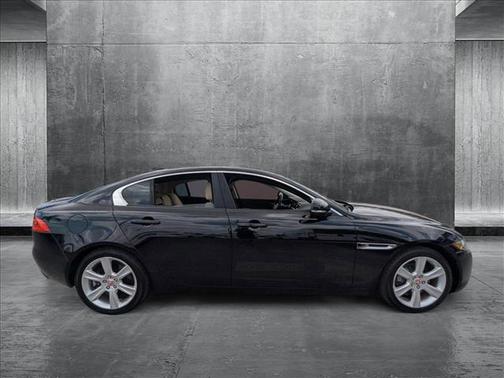 2017 Jaguar XE 25t Premium